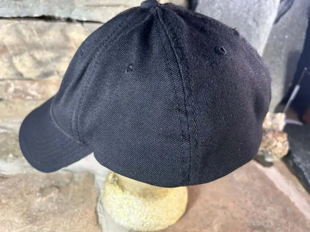 Underarmour black baseball cap